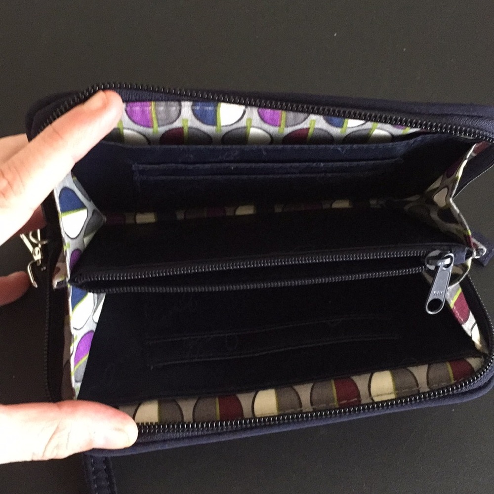 Vera Bradley Grab and Go Wristlet - Picture 2 of 2